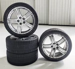 Pirelli 275/40 R20 106V Car Ties-rims Set Of Four (4) Used. Price: $800.00.